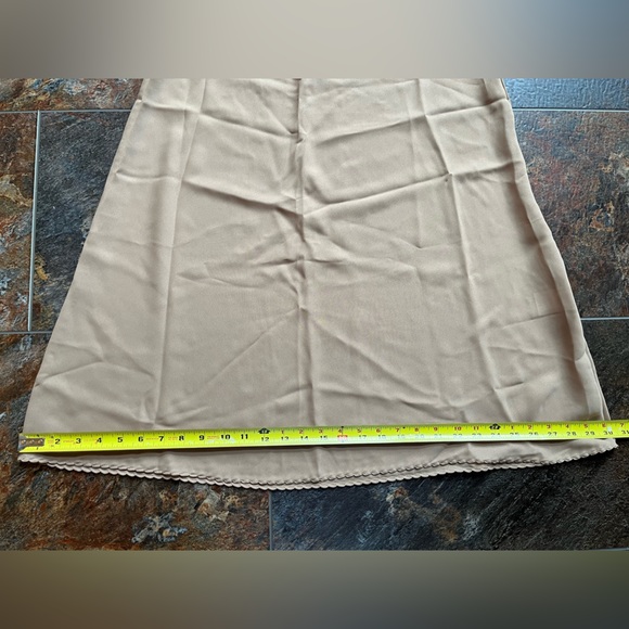 New Wondermaid full length taupe adjustable straps made in USA slip. Size 40 - Picture 14 of 16